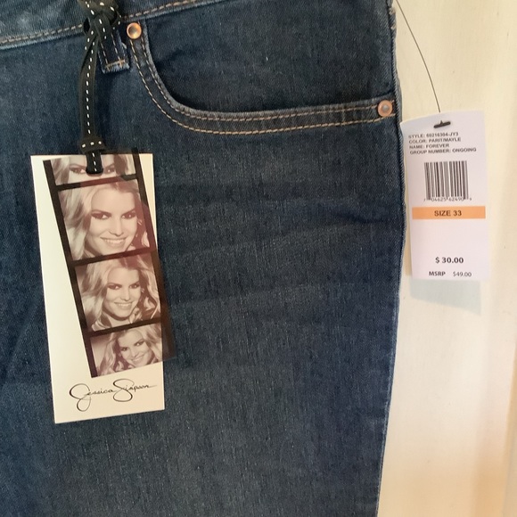 NWT Jessica Simpson Forever Skinny Low Rise Crop Jeans Sz 33 - Picture 2 of 6